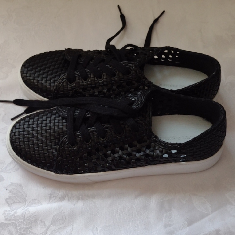 Marc Fisher wolven look shoe - Picture 4 of 6